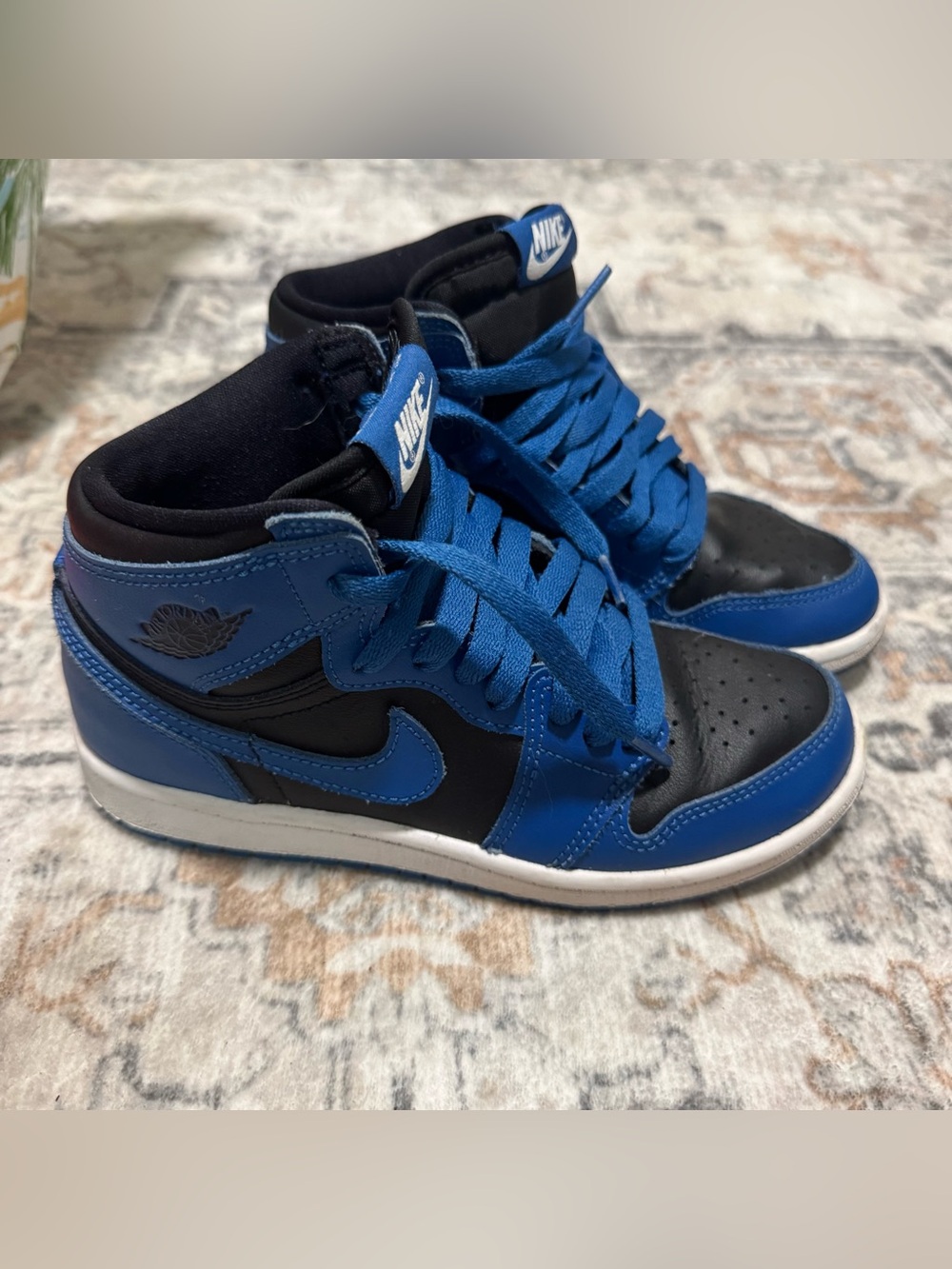 Air Jordan 1 Mid GS “Hyper Royal”, style 554725-077 black and blue youth 3.5